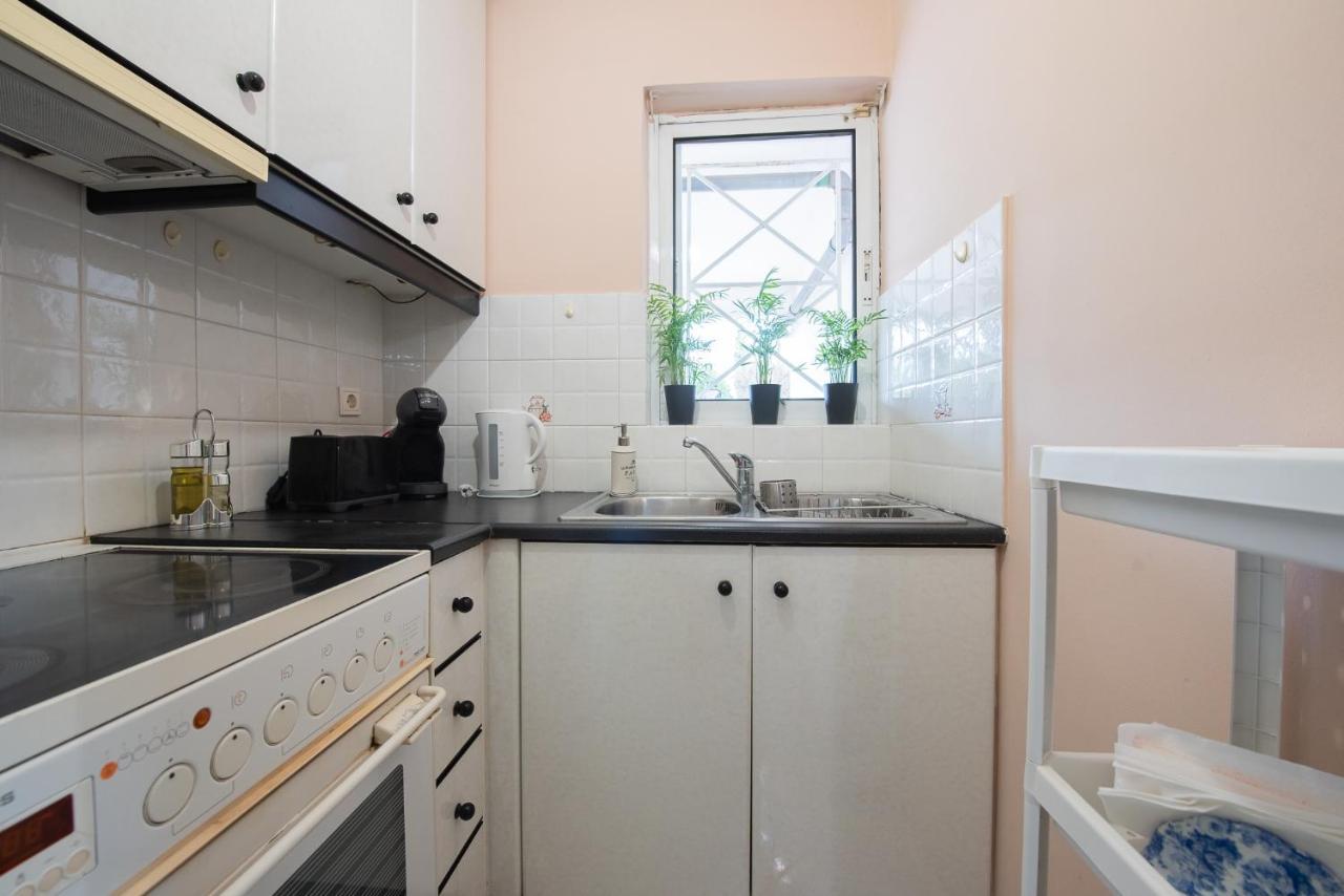 Garden-view Apartment, Marousi Athens