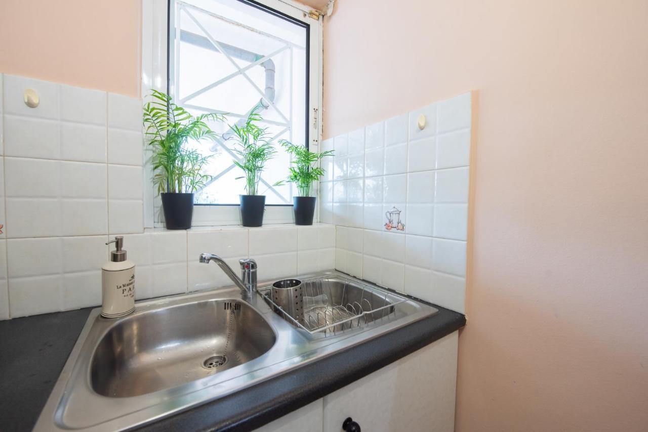 Garden-view Apartment, Marousi Athens